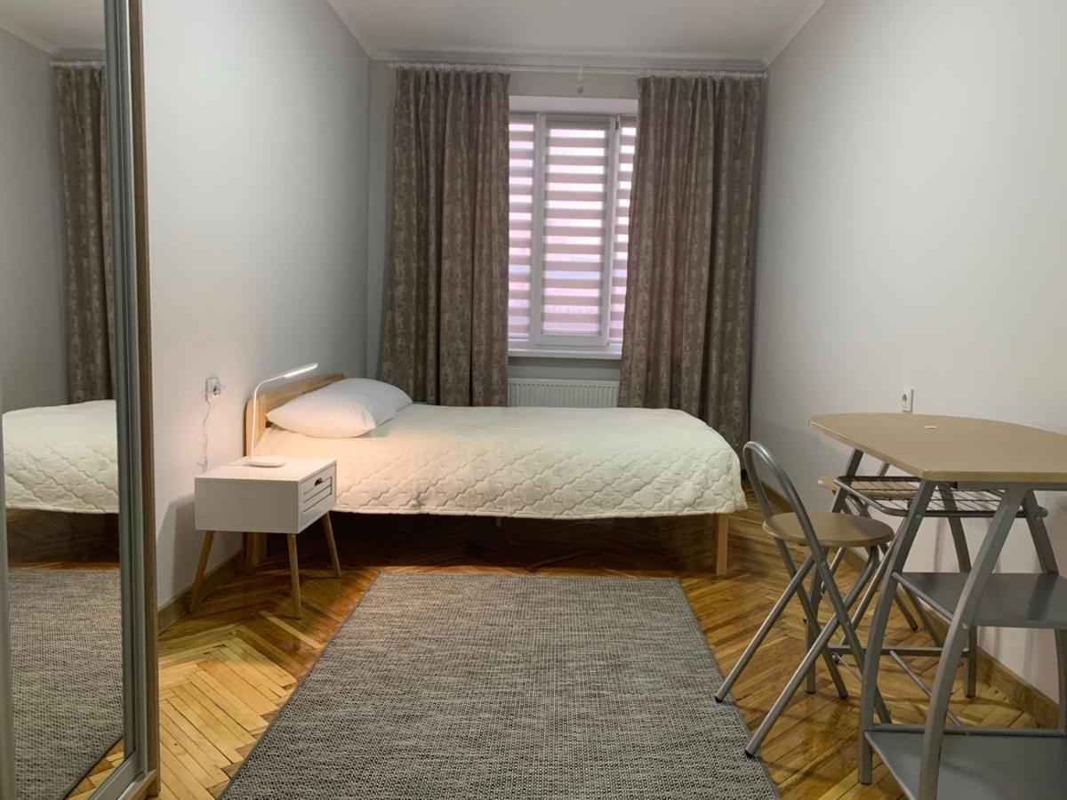 Good Rest Hostel Chemerivtsi Luaran gambar